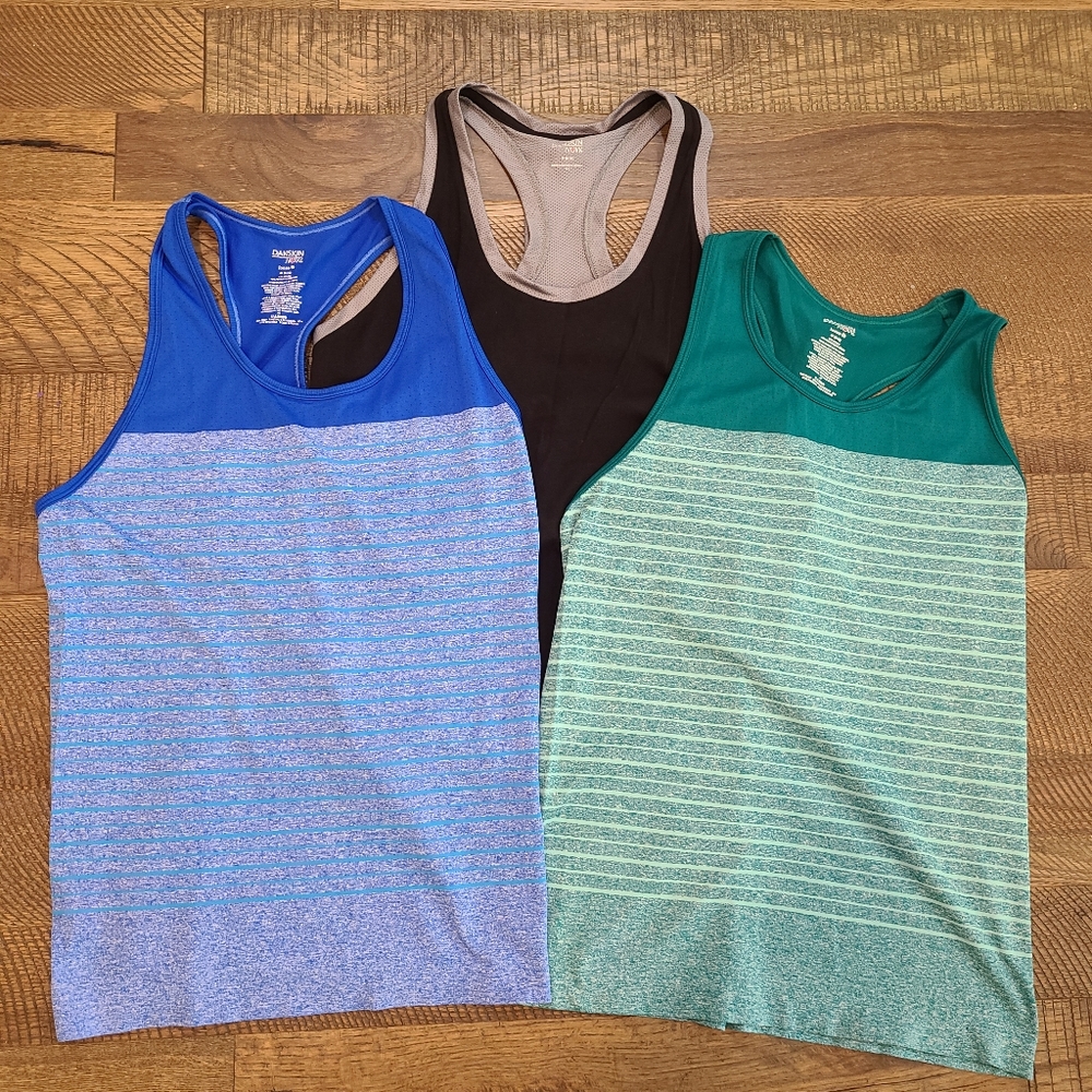 3 Daskin Now Fitted Tank Top Size M